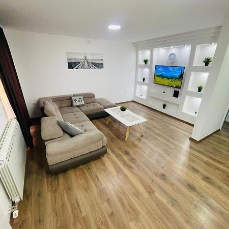 Muki Apartments Surcin Luaran gambar
