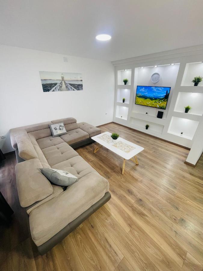 Muki Apartments Surcin Luaran gambar