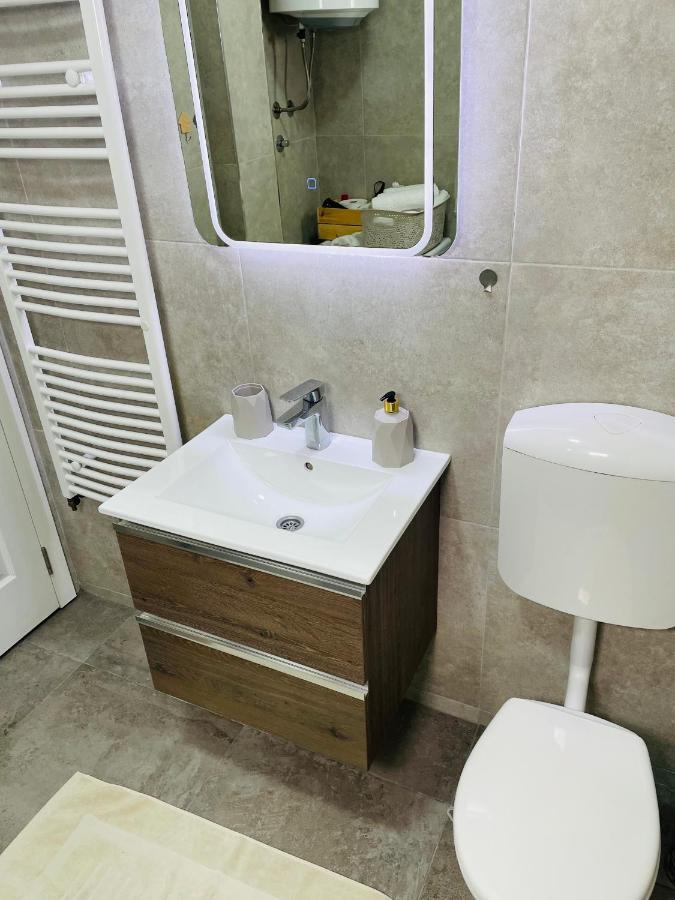 Muki Apartments Surcin Luaran gambar