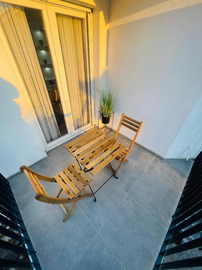 Muki Apartments Surcin Luaran gambar