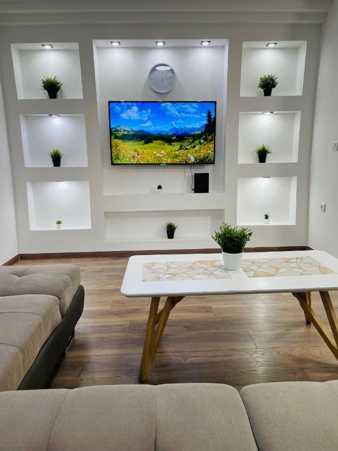 Muki Apartments Surcin Luaran gambar