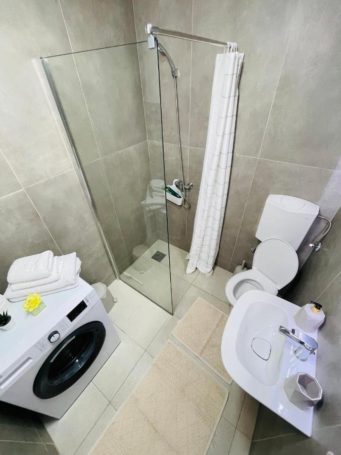 Muki Apartments Surcin Luaran gambar