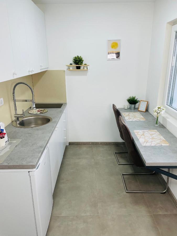 Muki Apartments Surcin Luaran gambar